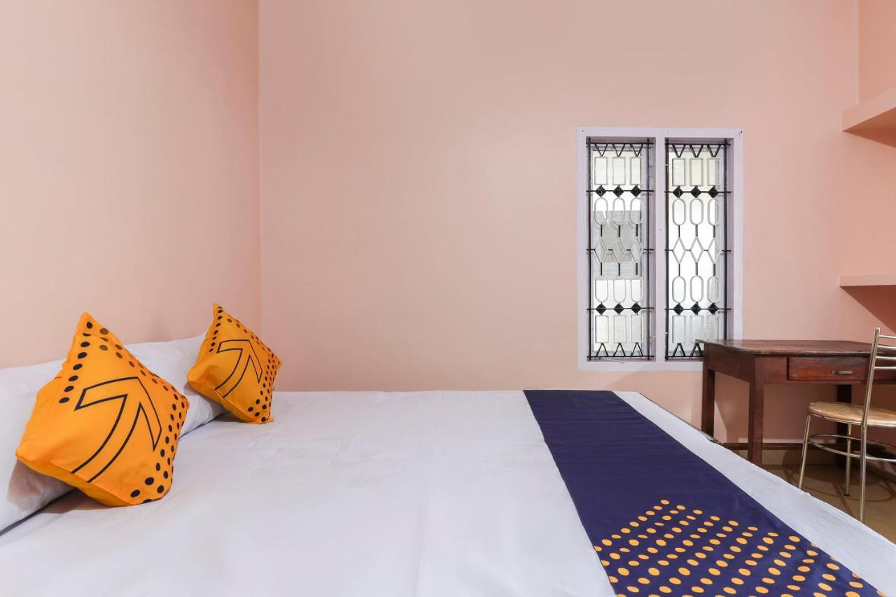 Spot On 68111 Jeena Motels Kollam Zewnętrze zdjęcie