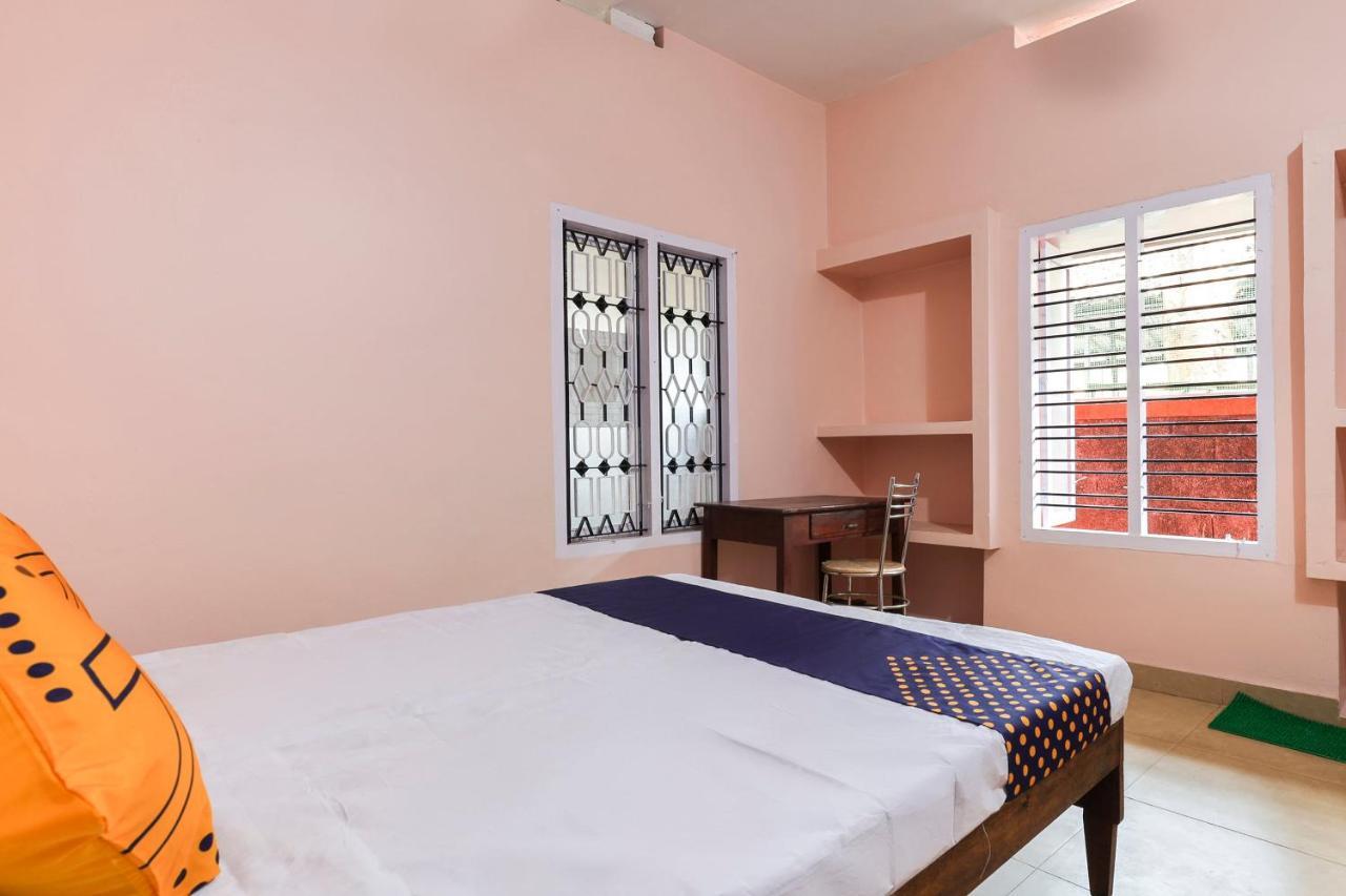 Spot On 68111 Jeena Motels Kollam Zewnętrze zdjęcie
