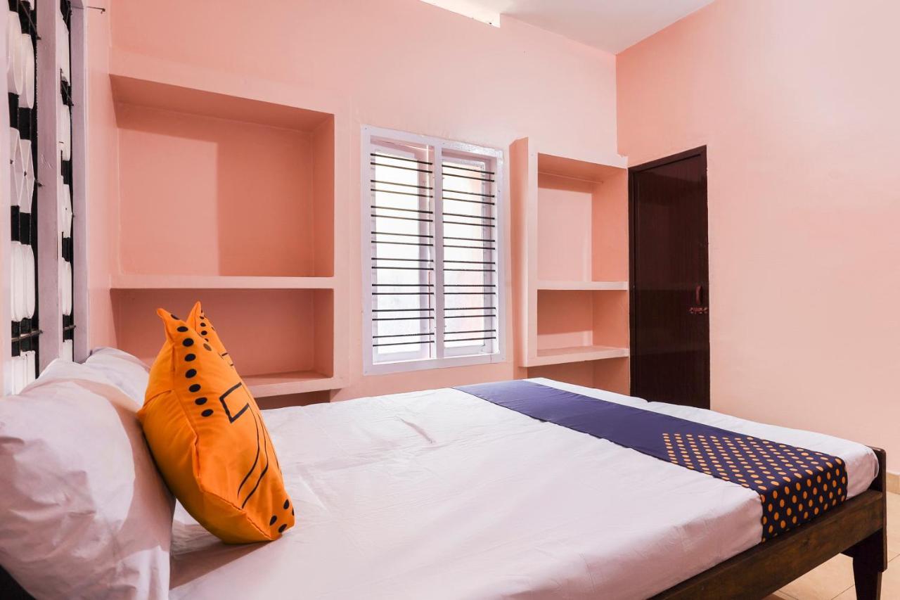 Spot On 68111 Jeena Motels Kollam Zewnętrze zdjęcie